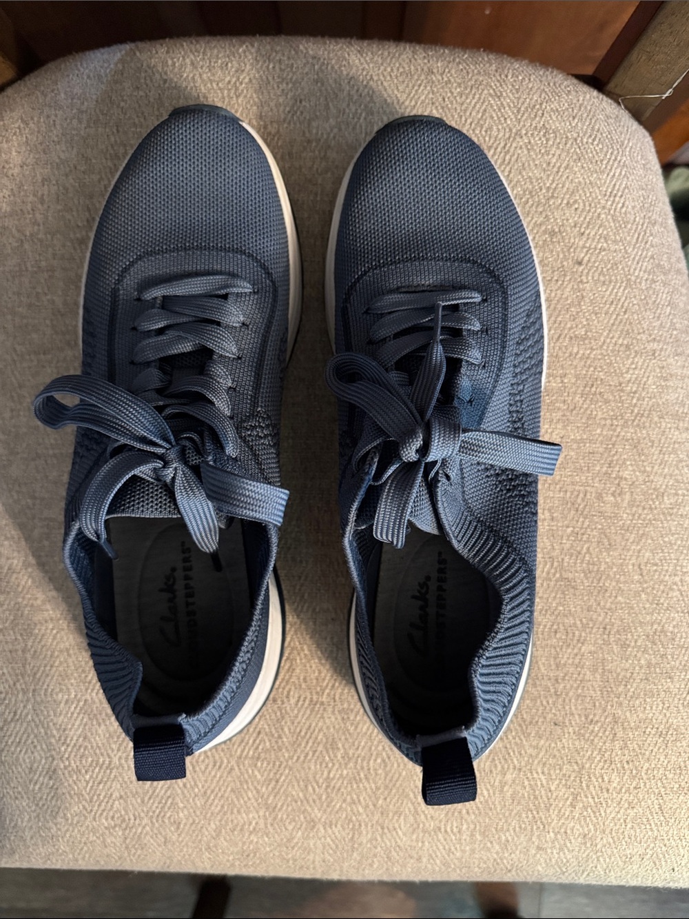 Clarks Cloudsteppers Women's Blue Knit Lace-Up Sneakers - Picture 4 of 6